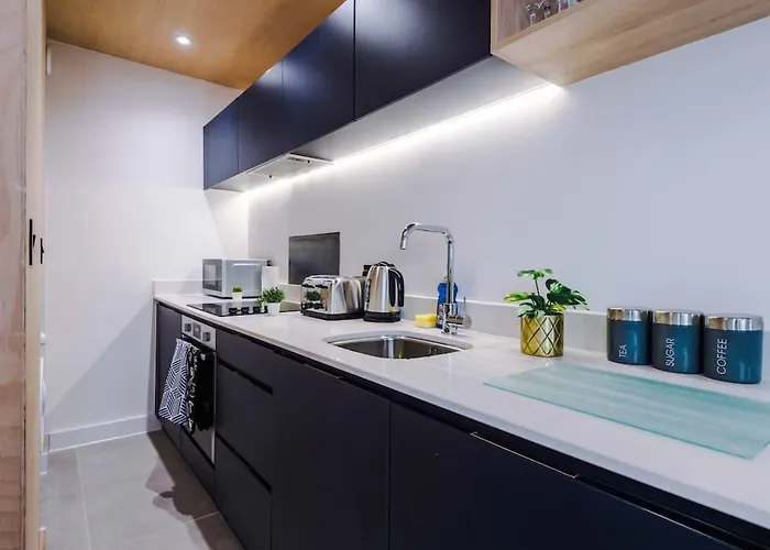 Apartment Modern Spacious Sleeps 5 Free High-speed Wi-fi Manchester