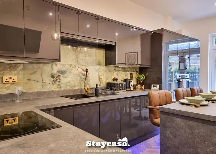 Tatil Evi Spacious 5br In Leafy Withington *