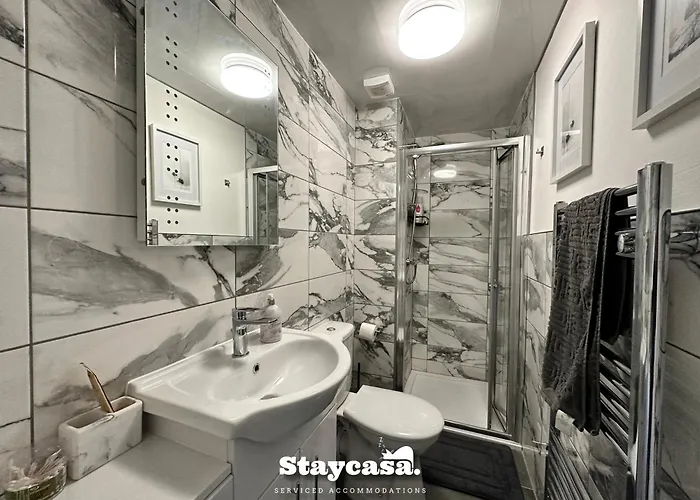 Spacious 5br In Leafy Withington - 19677 Manchester