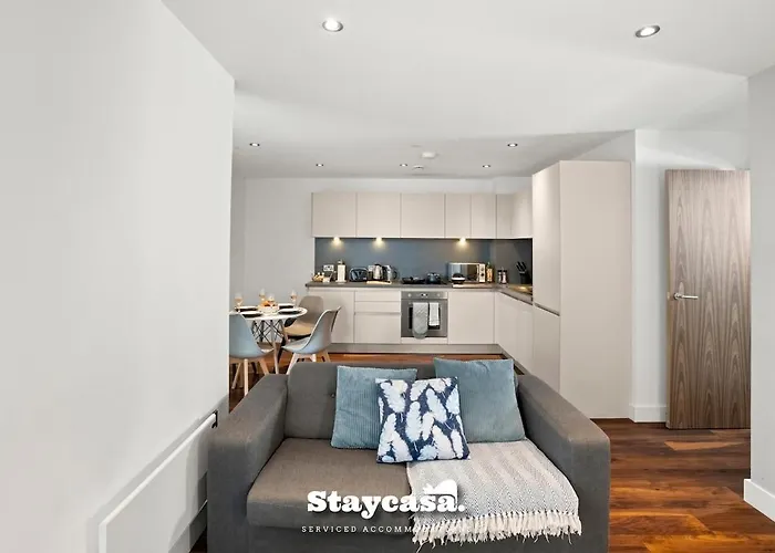 Spectacular Apartment Balcony View In Cit… - 19611 Apartment