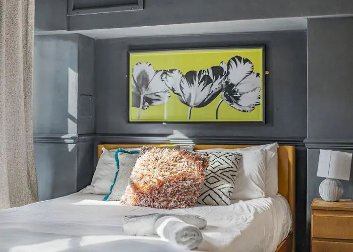 Guestready - Rose And Monkey