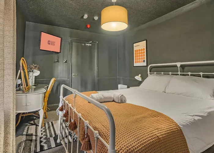 Guestready - Rose And Monkey