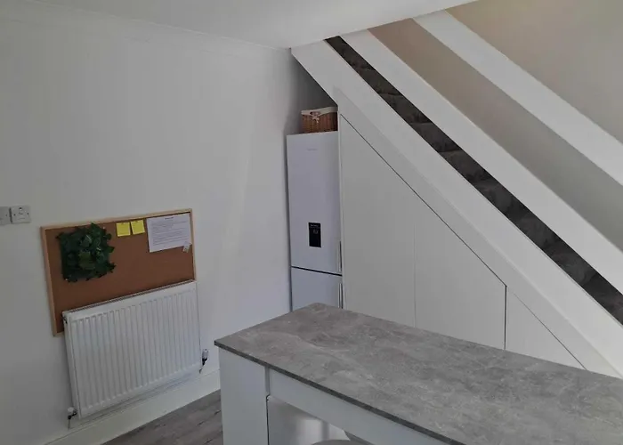 Cosy 2-bed House In * Manchester