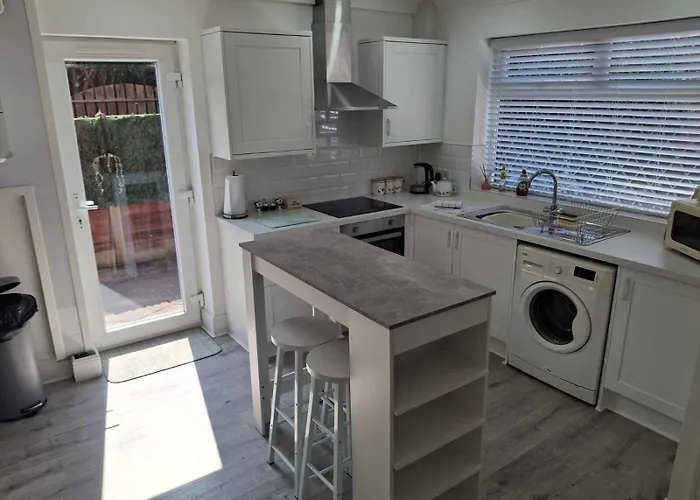 Cosy 2-bed House In Tatil Evi *