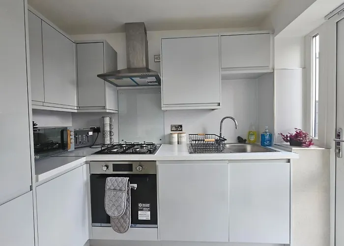 Near Old Trafford Modern 4br House For 7 Guests * مانشستر