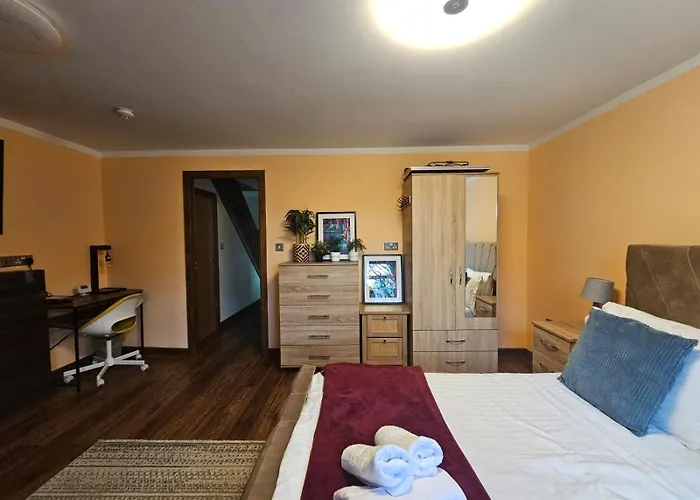 Near Old Trafford Modern 4br House For 7 Guests Tatil Evi