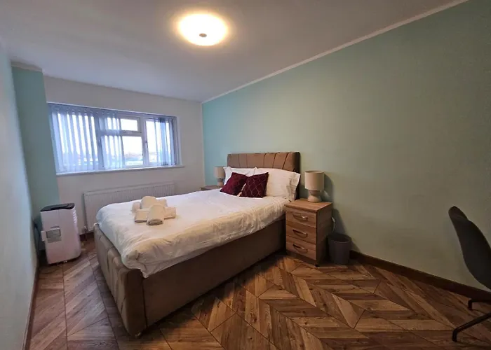 Near Old Trafford Modern 4br House For 7 Guests Tatil Evi Manchester