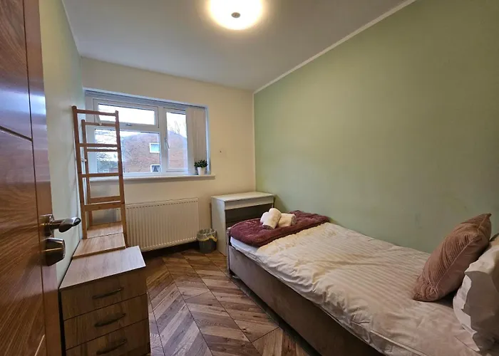 Tatil Evi Near Old Trafford Modern 4br House For 7 Guests *