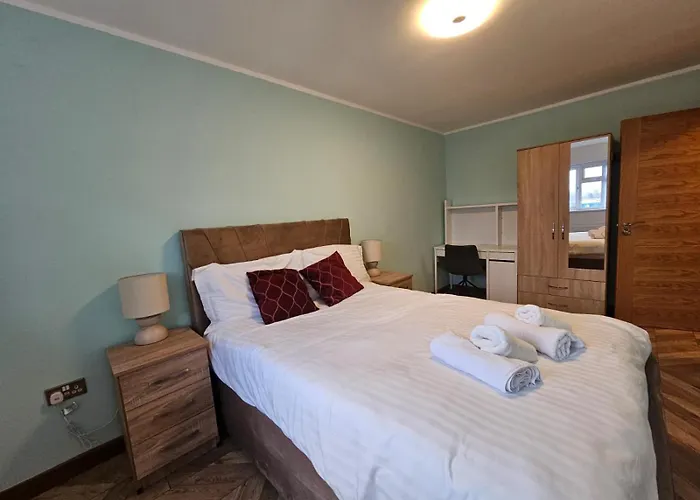 Tatil Evi Near Old Trafford Modern 4br House For 7 Guests