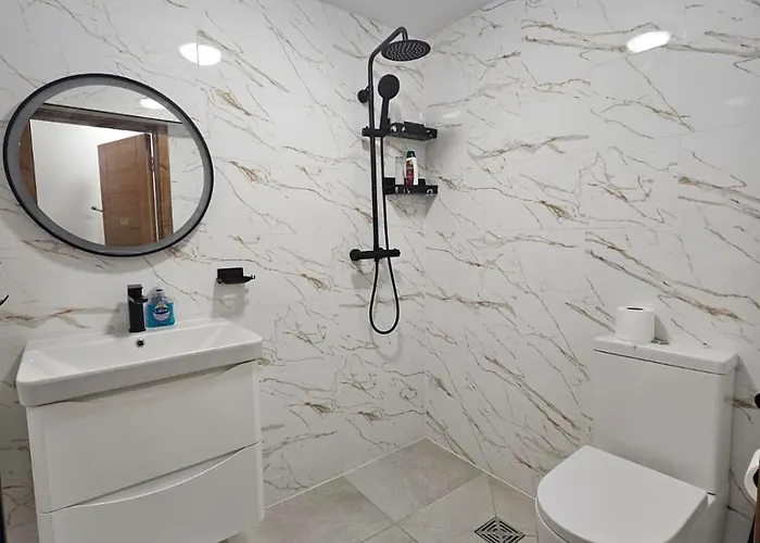 بيت للعطل Near Old Trafford Modern 4br House For 7 Guests *