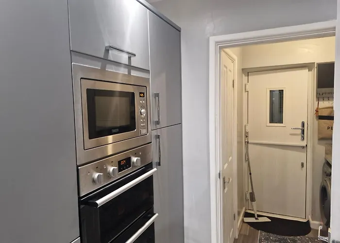 Sleeps 5 - Free Parking Wifi Near Airport & * マンチェスター