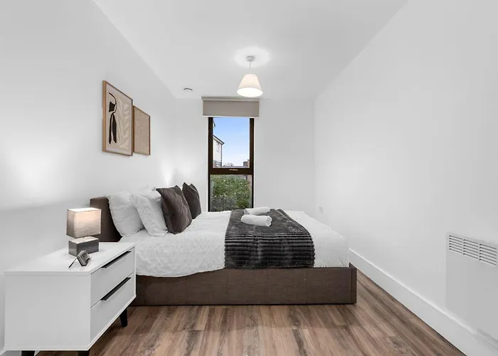 Modern 2br In M5, Man United Stadium, And Mediacity Daire *