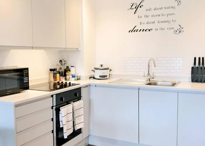 Lets Sa I 2bed 2bath L Waterfront L Private Balcony I Relaxing Retreat I Great Location *