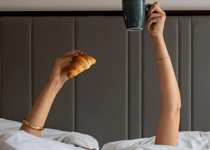 Marriott Victoria & Hotel