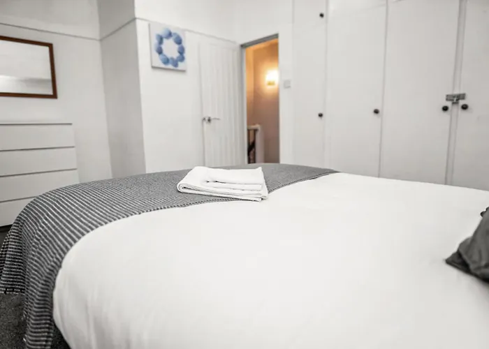 Villa Family-friendly With Free Parking And Workspace