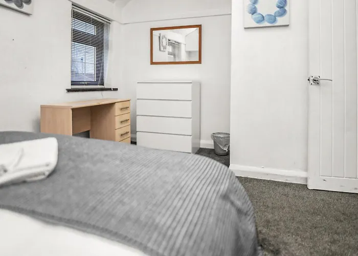 Family-friendly With Free Parking And Workspace