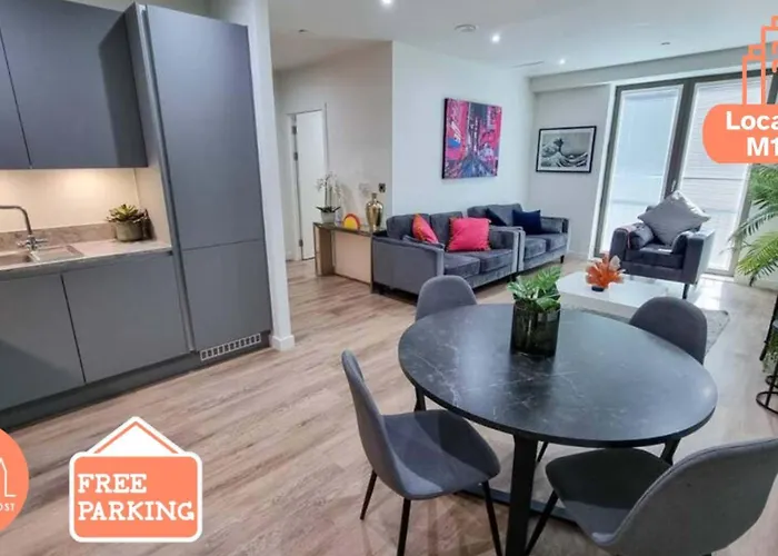 Luxury Centre Townhouse With Parking * Manchester