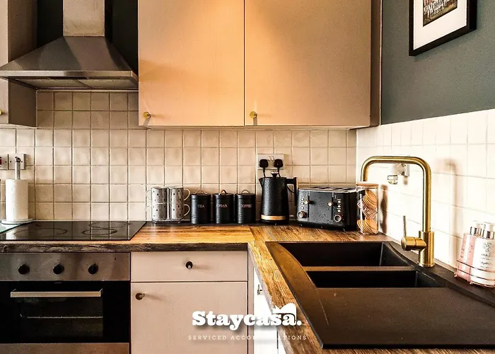 Modern Centre Stunning 18th Floor View *