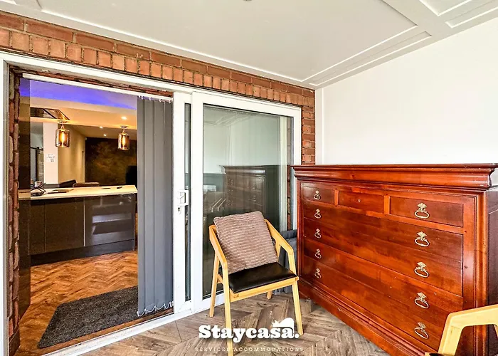 5br Jacuzzi, Garden & Parking