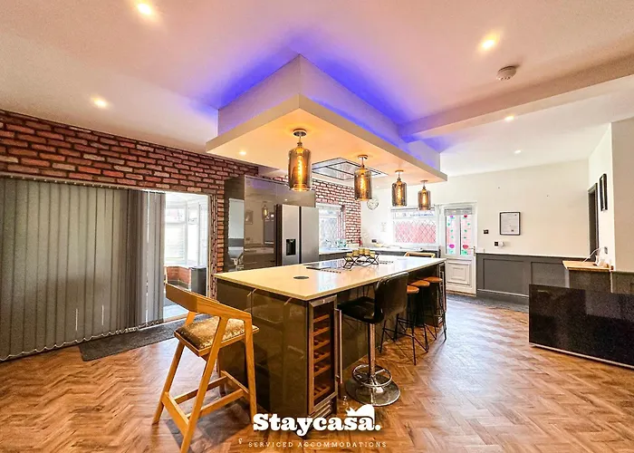 5Br Manchester Home W Jacuzzi Parking Gar… Nyaraló Manchester