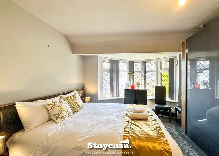 5br Jacuzzi, Garden & Parking