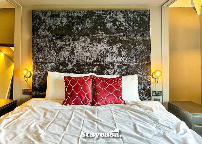 5Br Manchester Home W Jacuzzi Parking Gar… Nyaraló