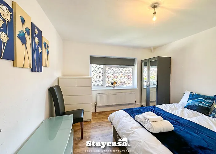 5br Jacuzzi, Garden & Parking * Manchester