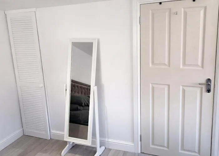 Pensión Modern With Private Entrance