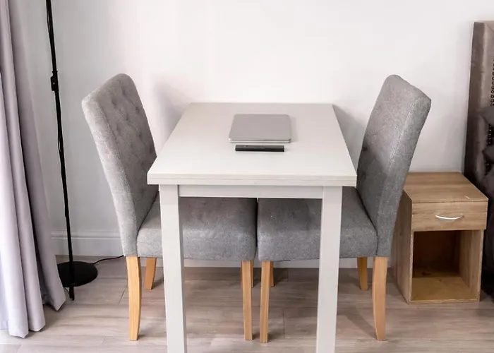 Pensión Modern With Private Entrance *