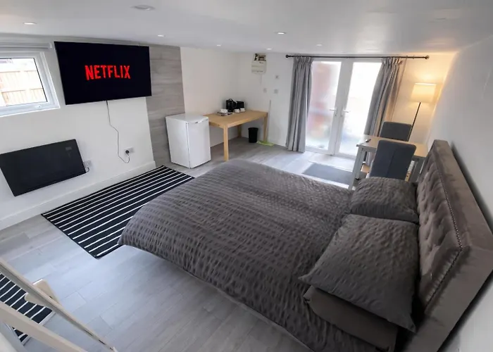 Pensión Modern With Private Entrance *