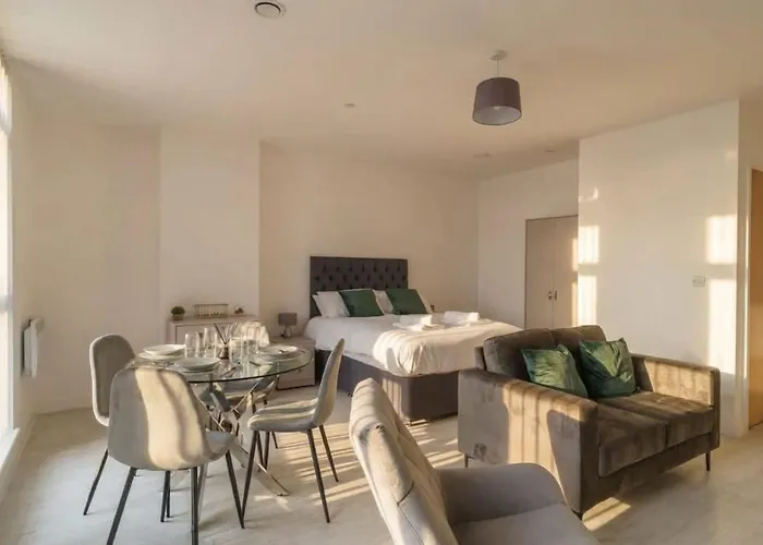 Modern In Salford Great Views شقة