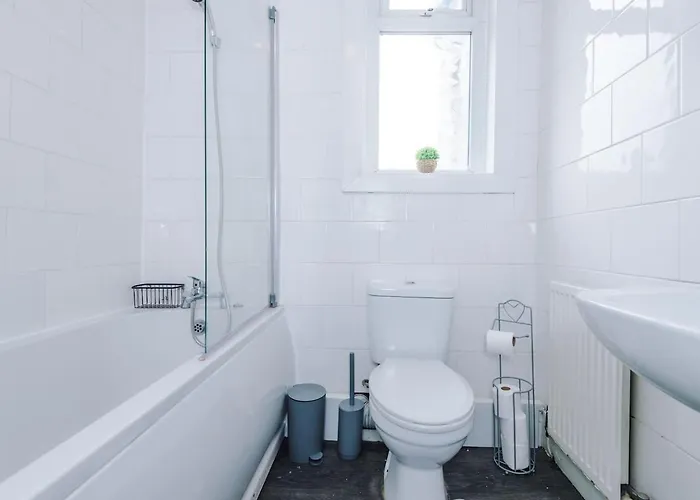 Fun & Spacious 3Bed L Pool Table & Pingpong Table Casa vacanze *