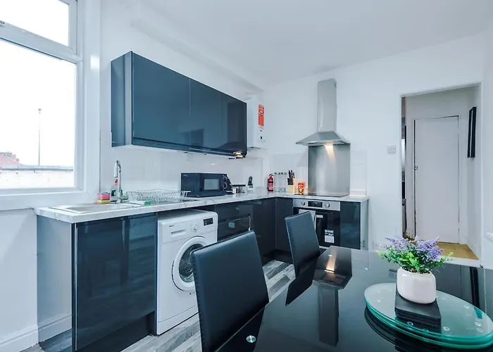 Vakantiehuis Fun & Spacious 3Bed L Pool Table & Pingpong Table *