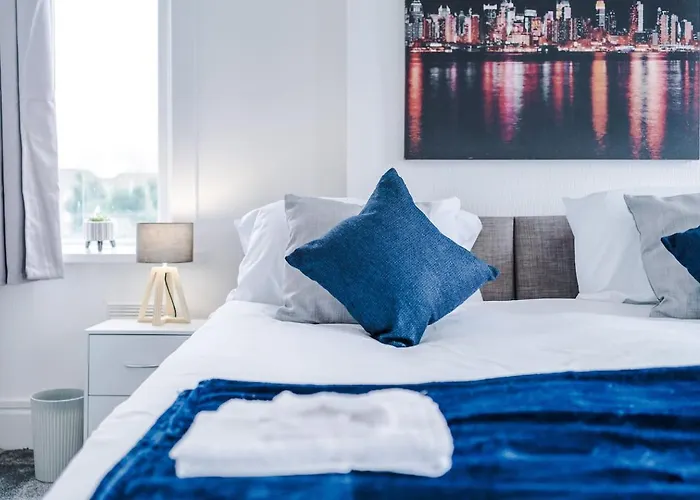 Fun & Spacious 3Bed L Pool Table & Pingpong Table *