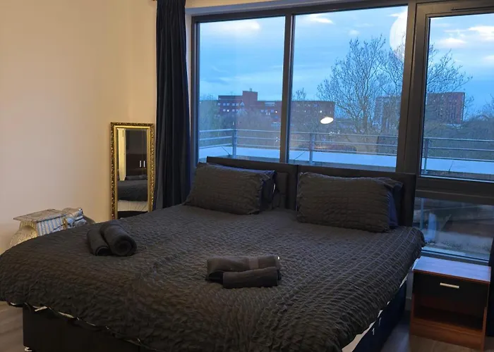 Luxury Penthouse Skyline Views Manchester