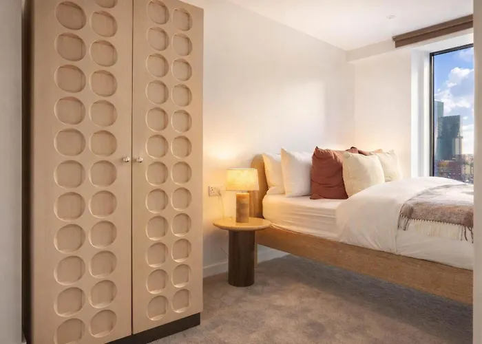 Alabaster By Casacity * Manchester