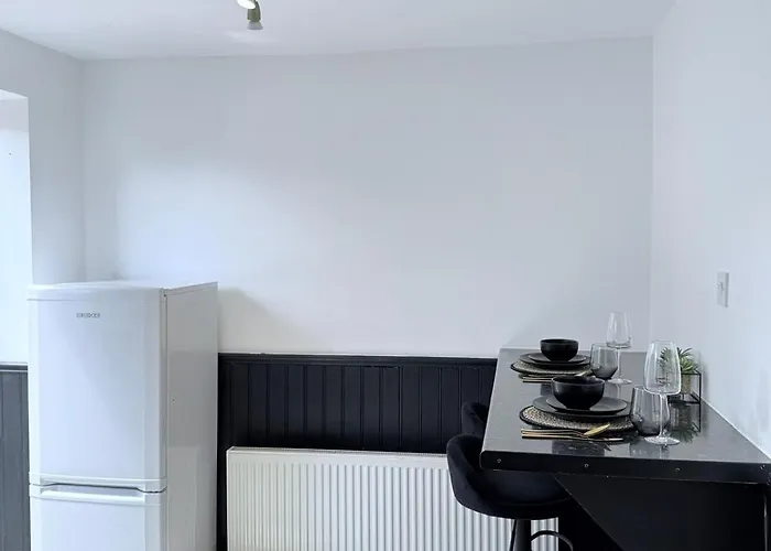 House In Mvs Snug Urban Hideaway Vakantiehuis *