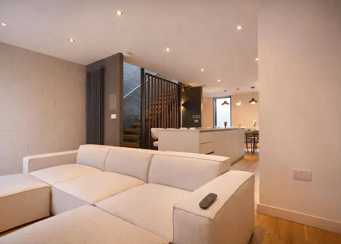 Townhouse East By Casacity