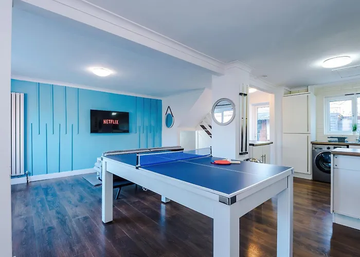 New Spacious House, Pool Table, Driveway Parking And Ps4