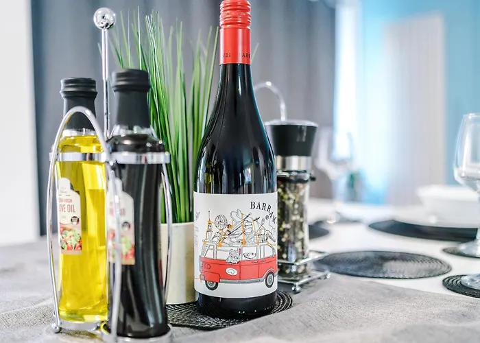 New Spacious House, Pool Table, Driveway Parking&ps4 *