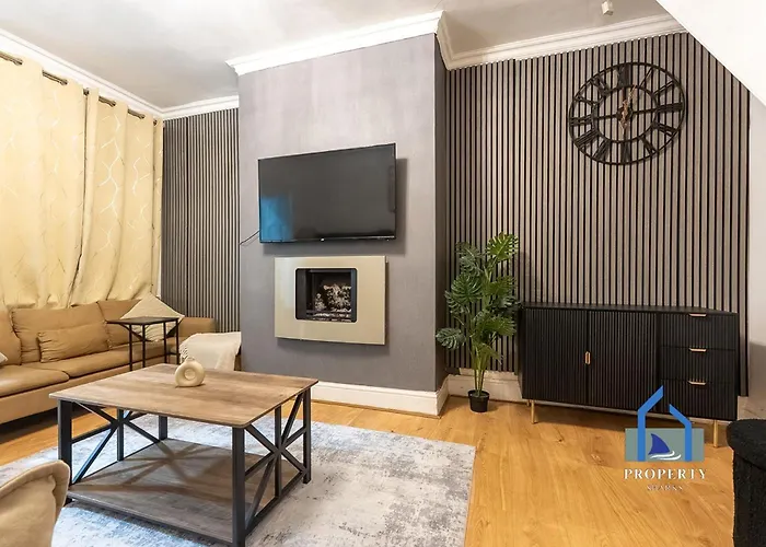 Modern Townhouse-free Parking-game Room-w-ifi Сasa de vacaciones