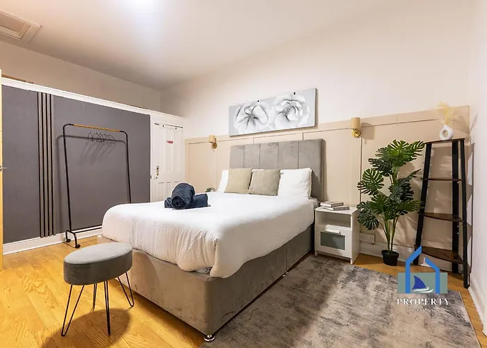 Modern Townhouse-free Parking-game Room-w-ifi Сasa de vacaciones Mánchester