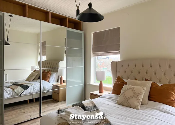 Stylish Interior Cosy Haven - On-street Parking *