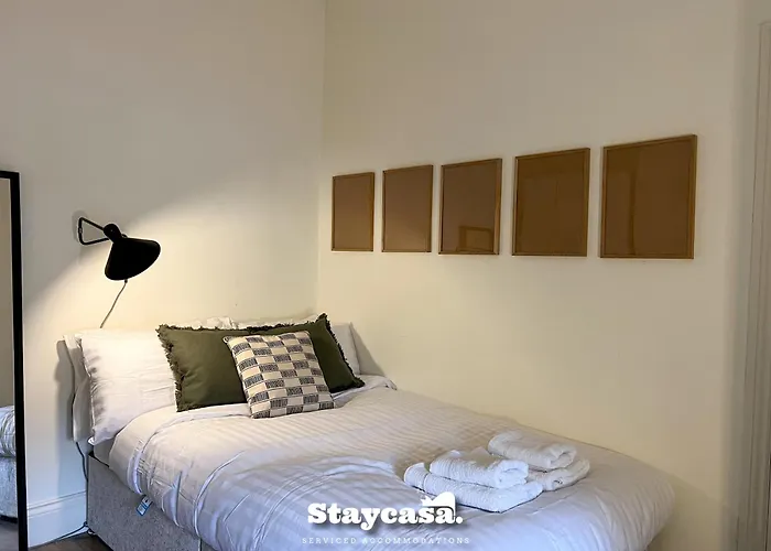 Stylish Interior Cosy Haven - On-street Parking