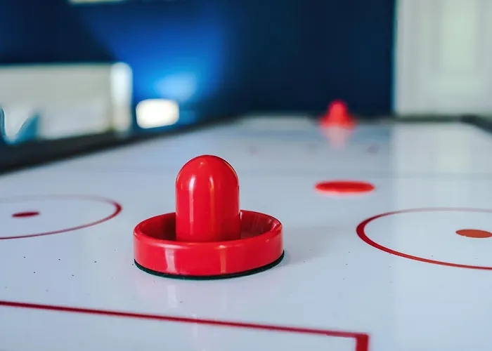 New Large 4 Bedroom House, Sleeps 9, Games Room, Free Parking, Ps4 Mánchester