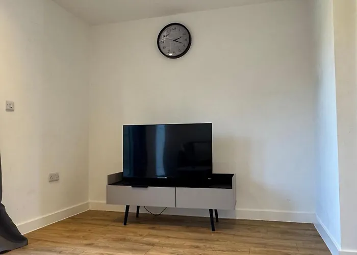 Joyful Management - A Mordern Semi-detached House With 3 Bedroom *