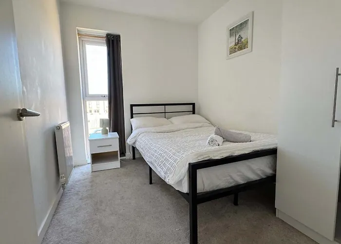 Joyful Management - A Mordern Semi-detached House With 3 Bedroom *