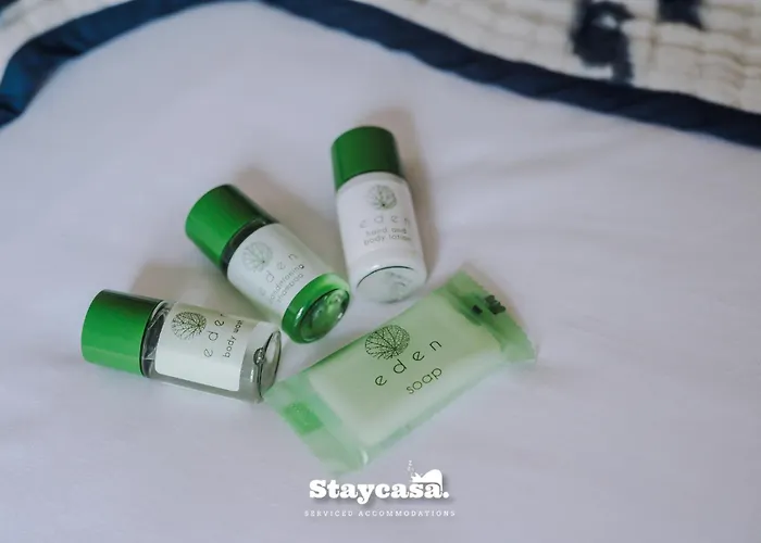 Сasa de vacaciones Urban Oasis Spacious 4-bedroom In *