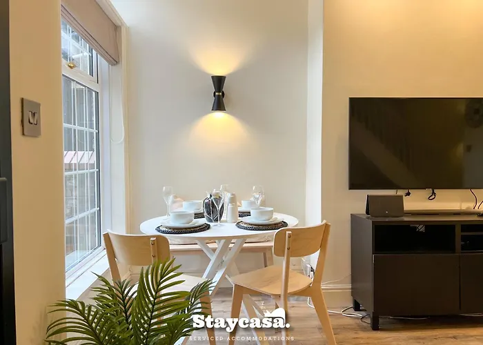 Stylish Interior Cosy Haven - On-street Parking