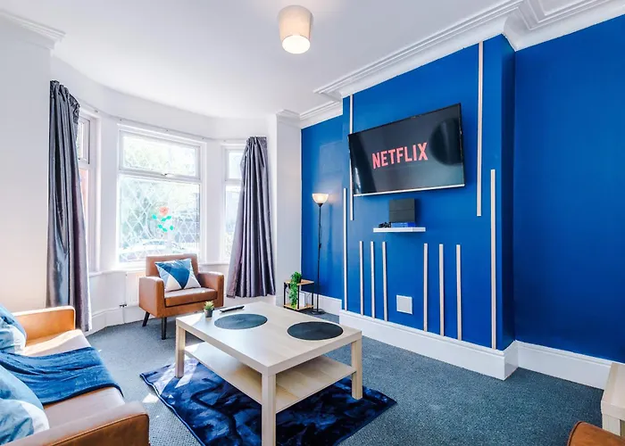 New Large 4 Bedroom House, Sleeps 9, Games Room, Free Parking, Ps4 別荘 *